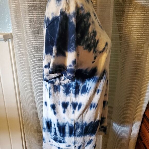 Blue and white unisex tie-dyed t-shirt sz lg - Picture 3 of 3
